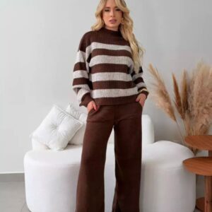 Blusa em tricô listrada